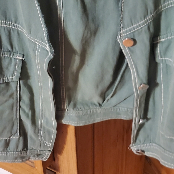 Jacket - Picture 3 of 4